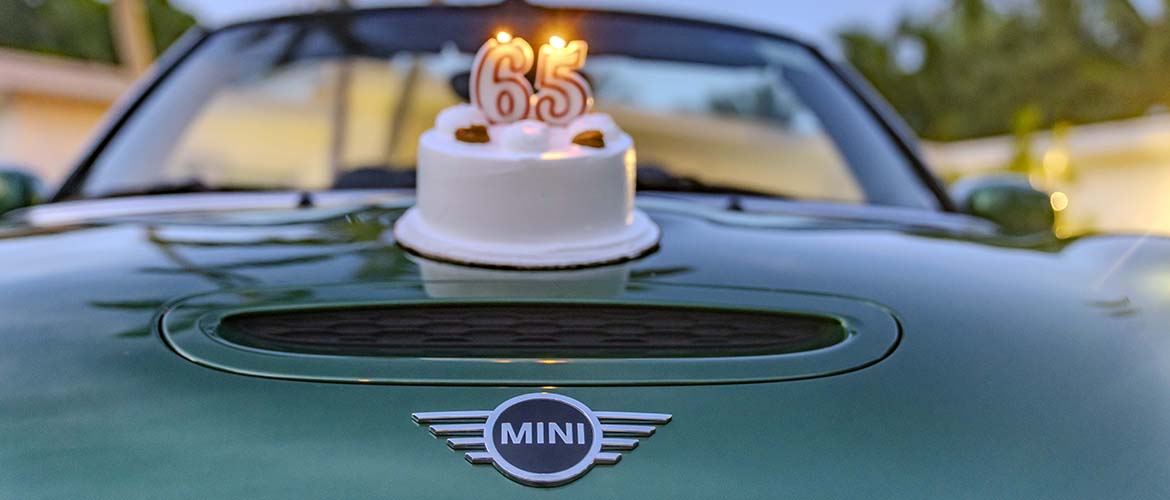 MINI célèbre 65 ans d’innovation emblématique et d’héritage de course